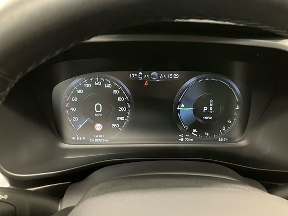 Volvo XC40 12 of 15