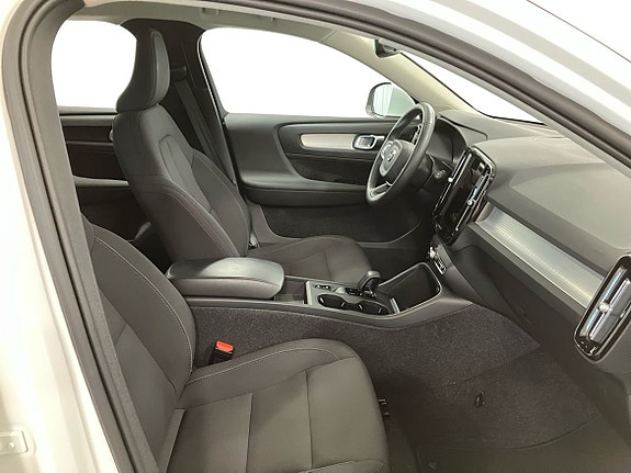 Volvo XC40 5 of 5