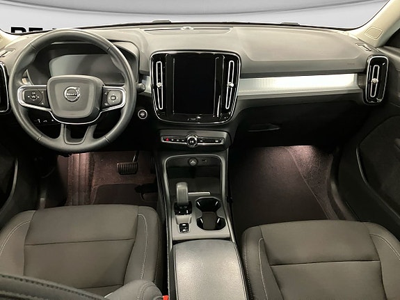 Volvo XC40 13 of 15