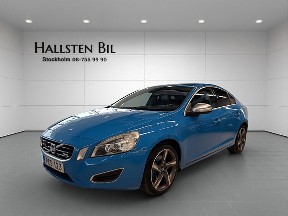 Volvo S60 2 of 5