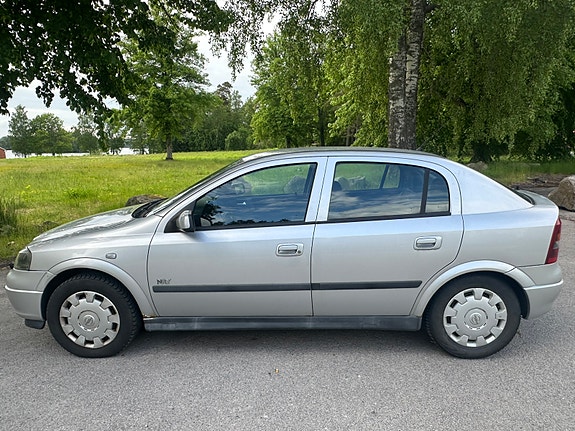 Opel Astra 3 of 5