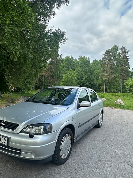 Opel Astra 2 of 5