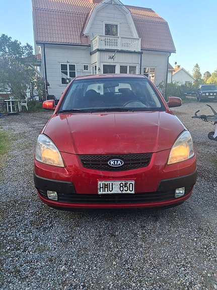 Kia Rio 2 of 5