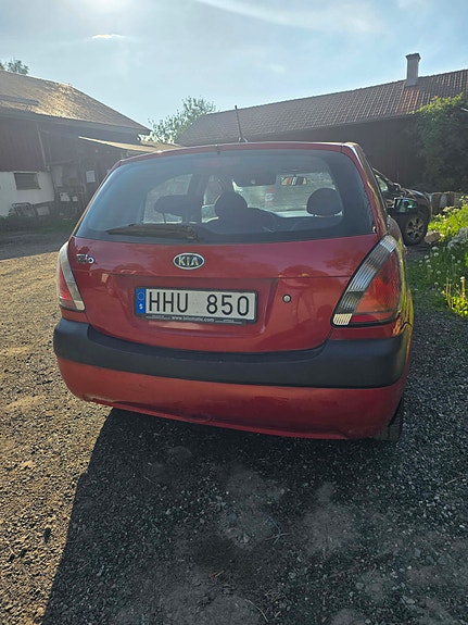 Kia Rio 5 of 5
