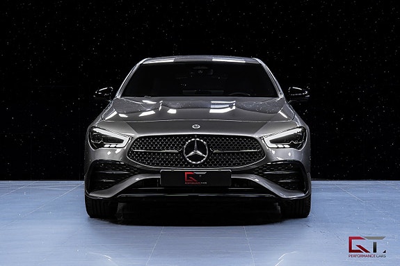 Mercedes-Benz CLA250 e 4 of 5
