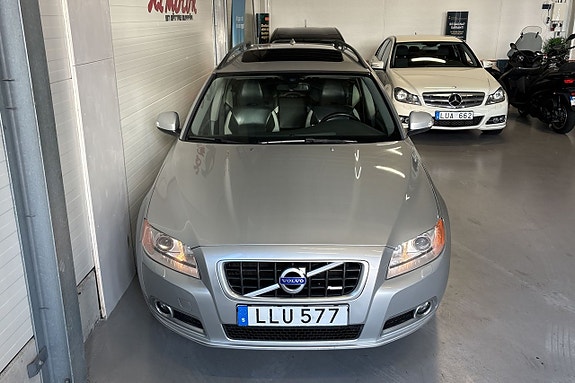 Volvo V70 4 of 22