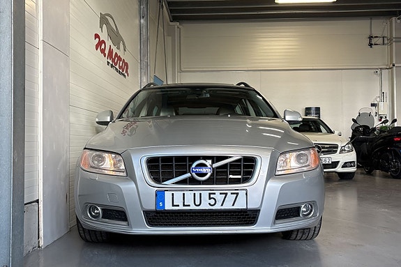 Volvo V70 3 of 22