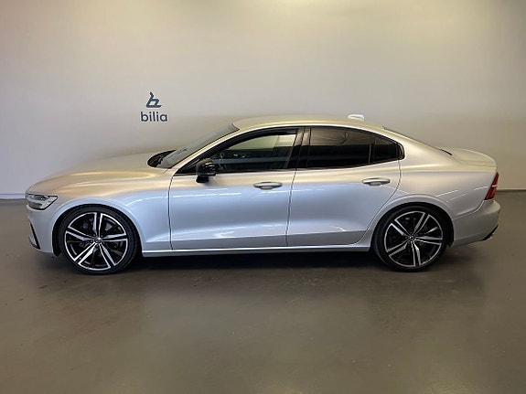 Volvo S60 2 of 5