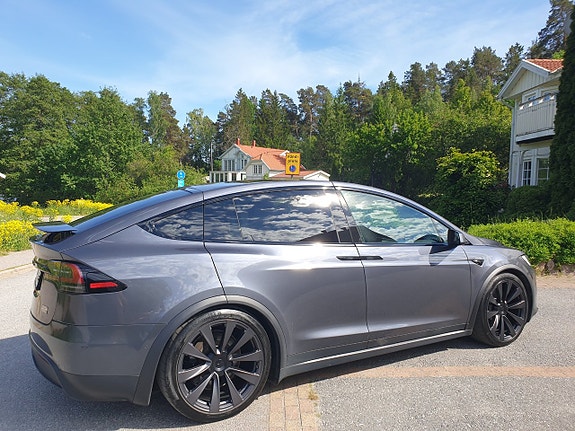 Tesla Model X 8 of 30
