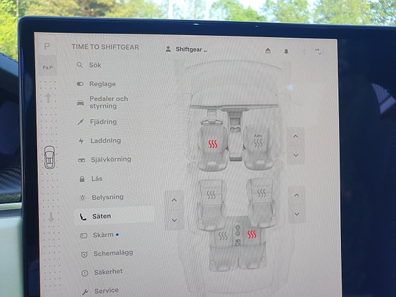 Tesla Model X 15 of 30
