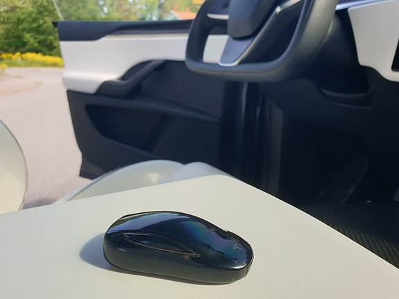 Tesla Model X 29 of 30