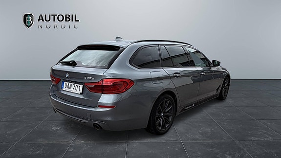 BMW 520d 3 of 5