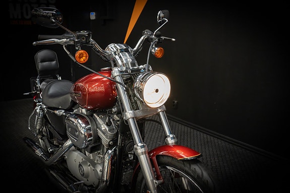 Harley-Davidson SPORTSTER 883 CUSTOM (XL883C) 4 of 15