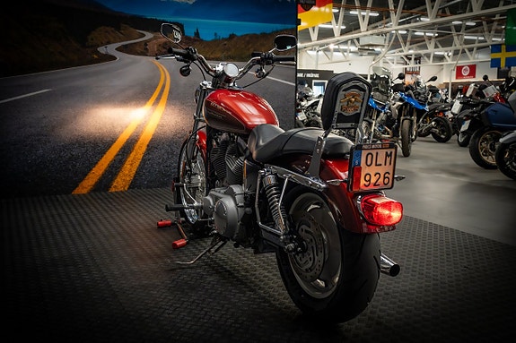 Harley-Davidson SPORTSTER 883 CUSTOM (XL883C) 11 of 15