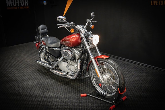 Harley-Davidson SPORTSTER 883 CUSTOM (XL883C) 2 of 15