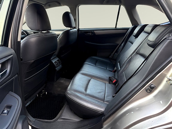 Subaru Outback 8 of 12