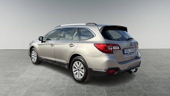 Subaru Outback 2 of 5