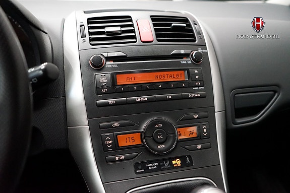 Toyota Auris 15 of 18