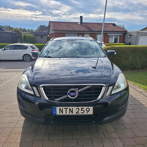 Volvo XC60 3 of 9