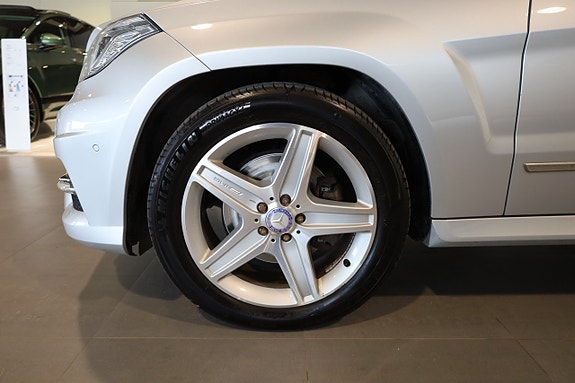 Mercedes-Benz GLK220 7 of 23