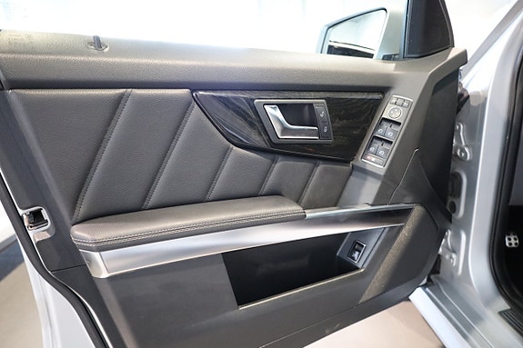 Mercedes-Benz GLK220 17 of 23