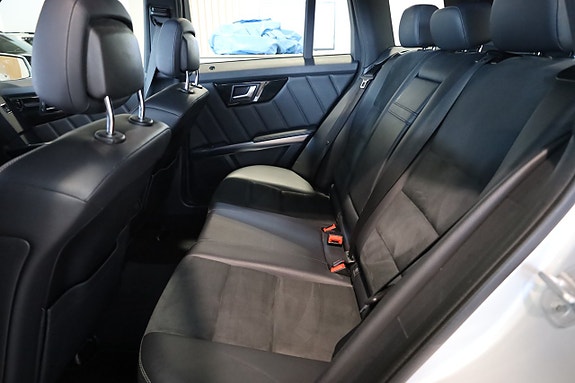 Mercedes-Benz GLK220 12 of 23