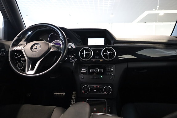 Mercedes-Benz GLK220 15 of 23