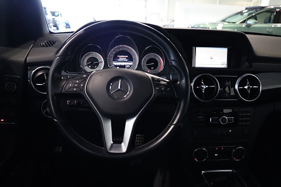 Mercedes-Benz GLK220 14 of 23
