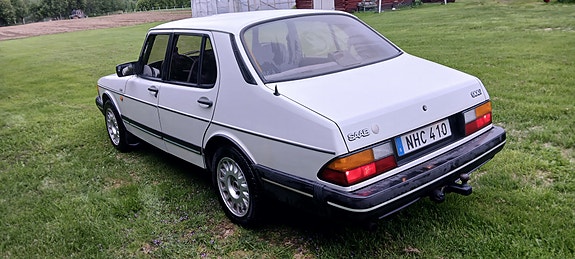 Saab 900 3 of 4