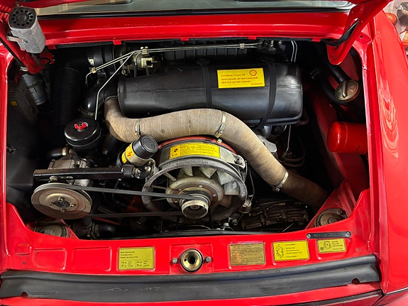 Porsche 911 4 of 5