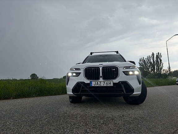 BMW X7 2 of 19