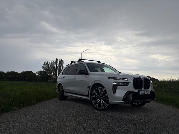 BMW X7 3 of 19