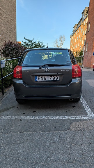 Toyota Corolla 4 of 5