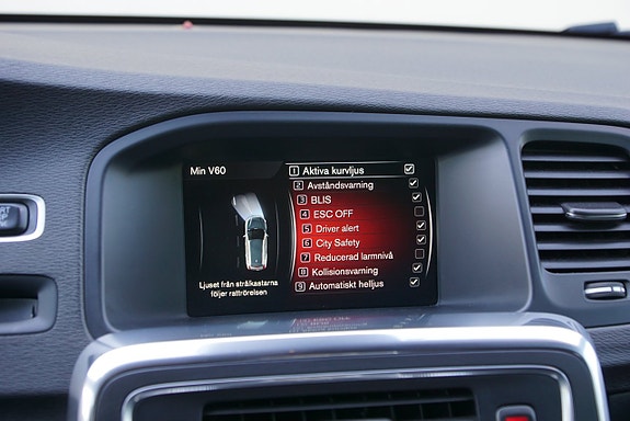 Volvo V60 Cross Country 22 of 26