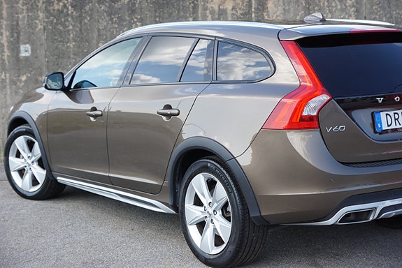 Volvo V60 Cross Country 5 of 5