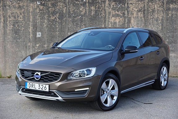 Volvo V60 Cross Country 11 of 26