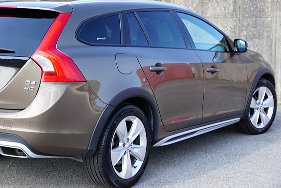 Volvo V60 Cross Country 9 of 26