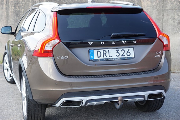 Volvo V60 Cross Country 6 of 26