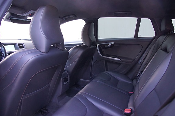 Volvo V60 Cross Country 12 of 26