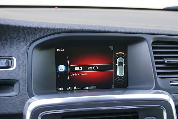 Volvo V60 Cross Country 21 of 26