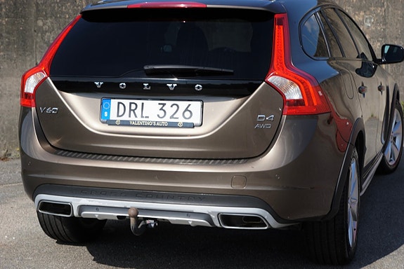 Volvo V60 Cross Country 10 of 26
