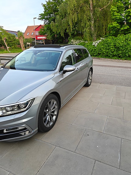 Volkswagen Passat 2 of 5
