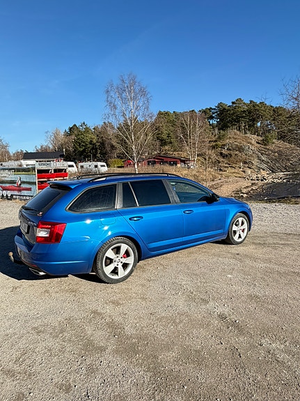 Skoda Octavia 3 of 5