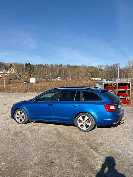 Skoda Octavia 2 of 5