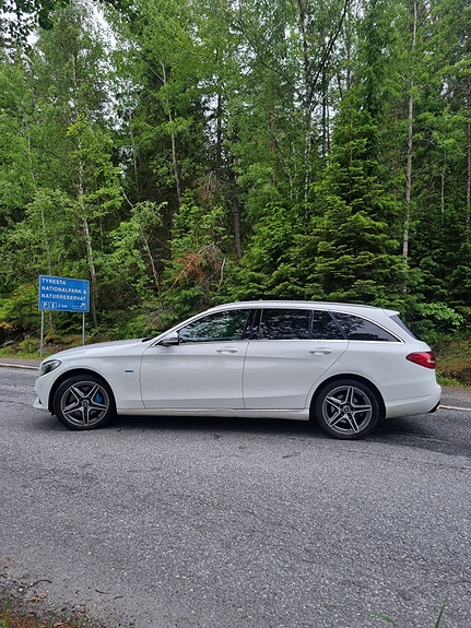 Mercedes-Benz C350 5 of 5