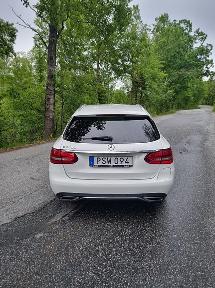 Mercedes-Benz C350 4 of 5