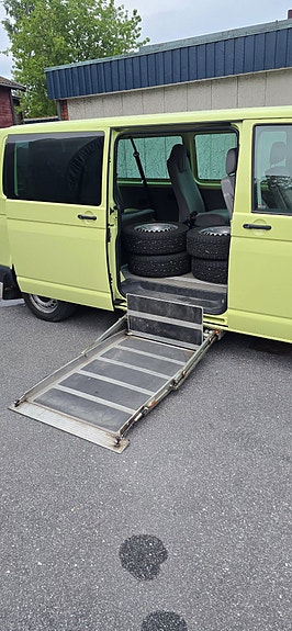 Volkswagen Caravelle 5 of 5