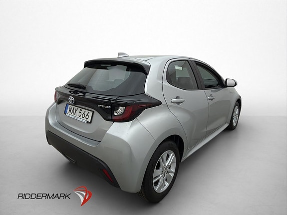 Toyota Yaris 8 of 30