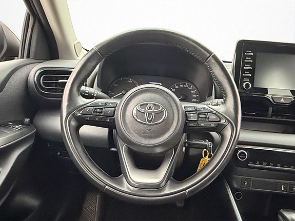 Toyota Yaris 16 of 30