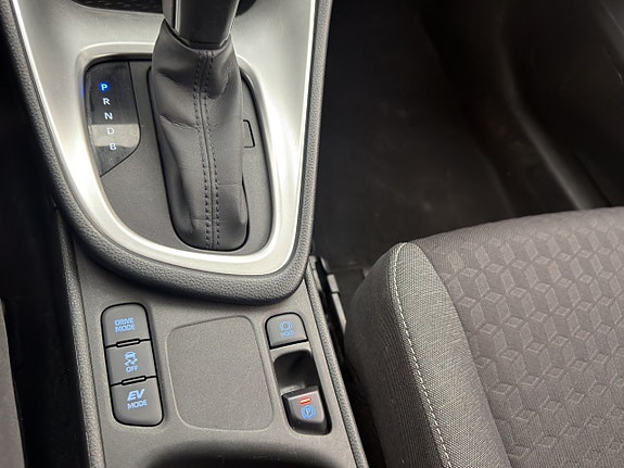 Toyota Yaris 25 of 30